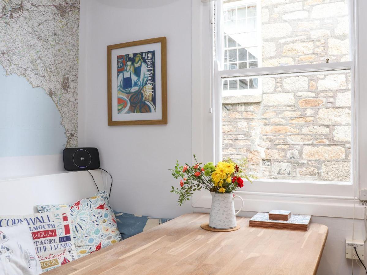 2 Chapel Place Mousehole Exterior photo
